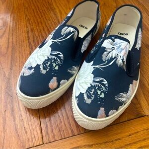 ASOS Floral Slip-On Sneakers Women’s 7 NWOT Canvas Street Casual Preppy Feminine